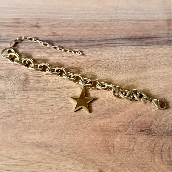 CHRISTINA GREENE | 18K Plated Chain Link Bracelet with Star Charm - Picture 3 of 7